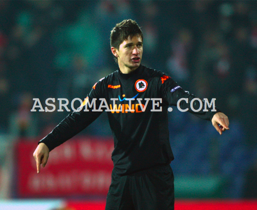 http://www.asromalive.com/wp-content/uploads/2009/12/Stefano-Pettinari-Cska-Sofia-Roma1.jpg